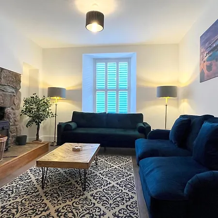 Charming Retreat For 6 With Social Garden Marazion