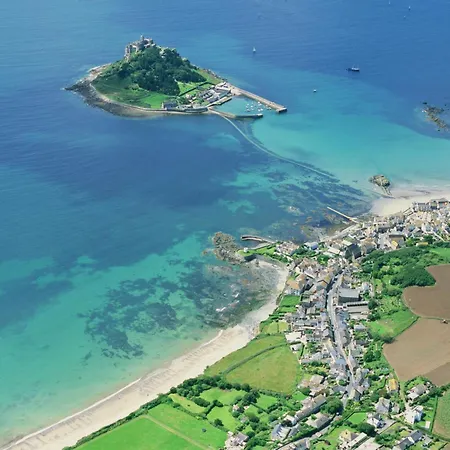 Charming Retreat For 6 With Social Garden Marazion